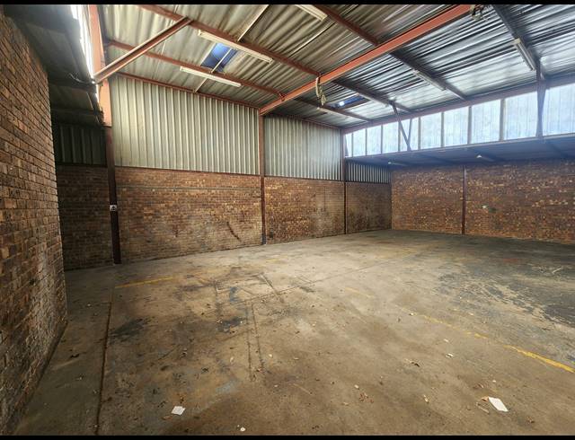 172M² WAREHOUSE TO LET IN WADEVILLE